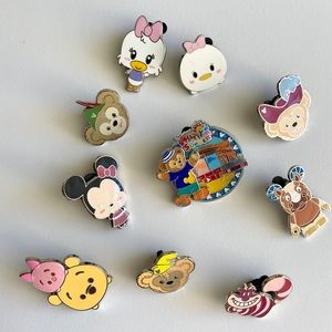 Shanghai Disney Pin and Duffy set.